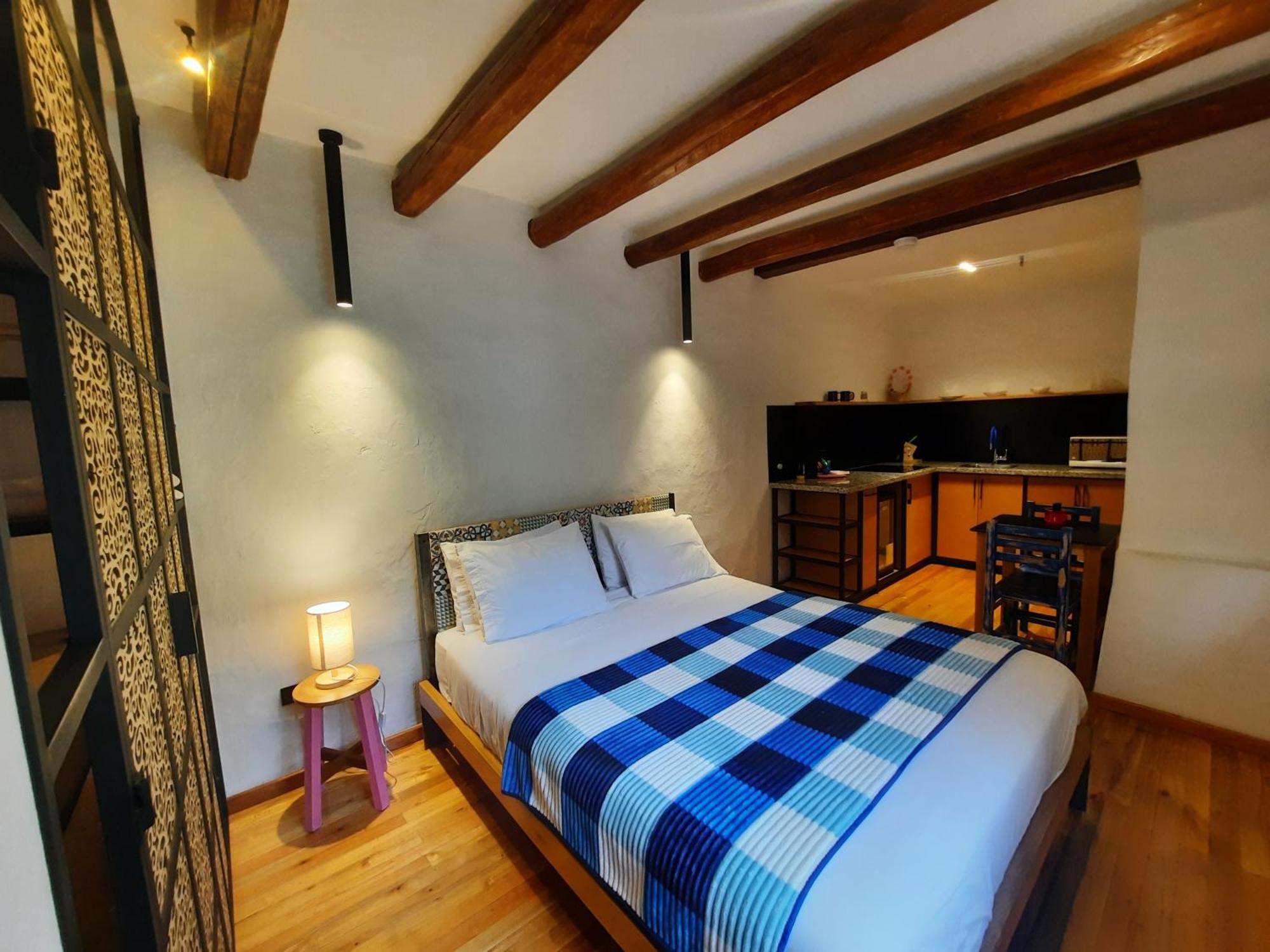 Hostal Suite Le Fabrique クエンカ エクステリア 写真